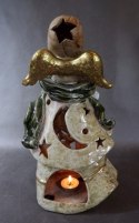 Ceramiczny Anioł z Książką-Lampionem w Kolorze Oliwkowo-Beżowym ze Złoceniami
