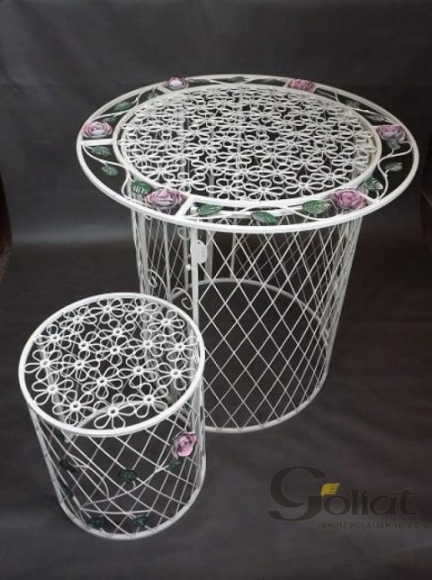 Taboret z motywem Róży w Stylu Prowansalskim, Metaloplastyka