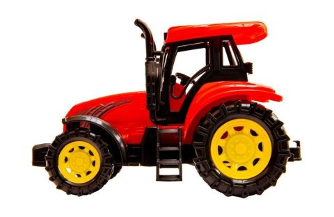Traktor z cysterną do oprysków